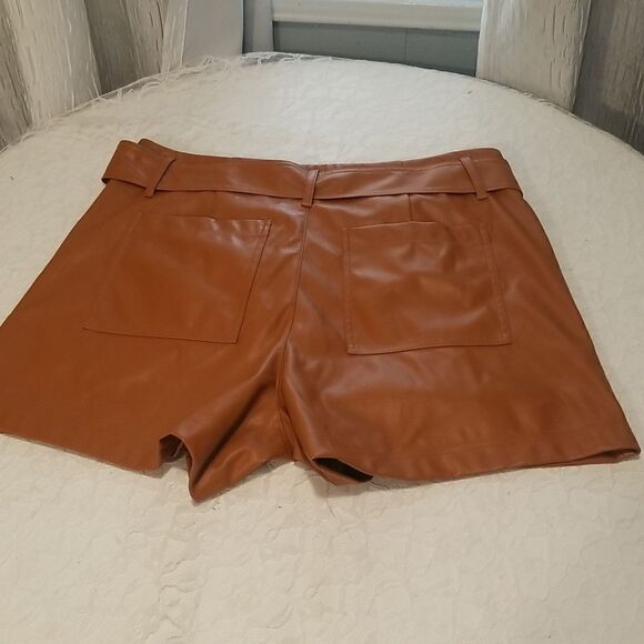 Brown faux leather shorts with bow tie. New with tags - Picture 7 of 15